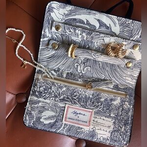 Sezane Inoui Editions Jewelry Pouch - brand new ✨